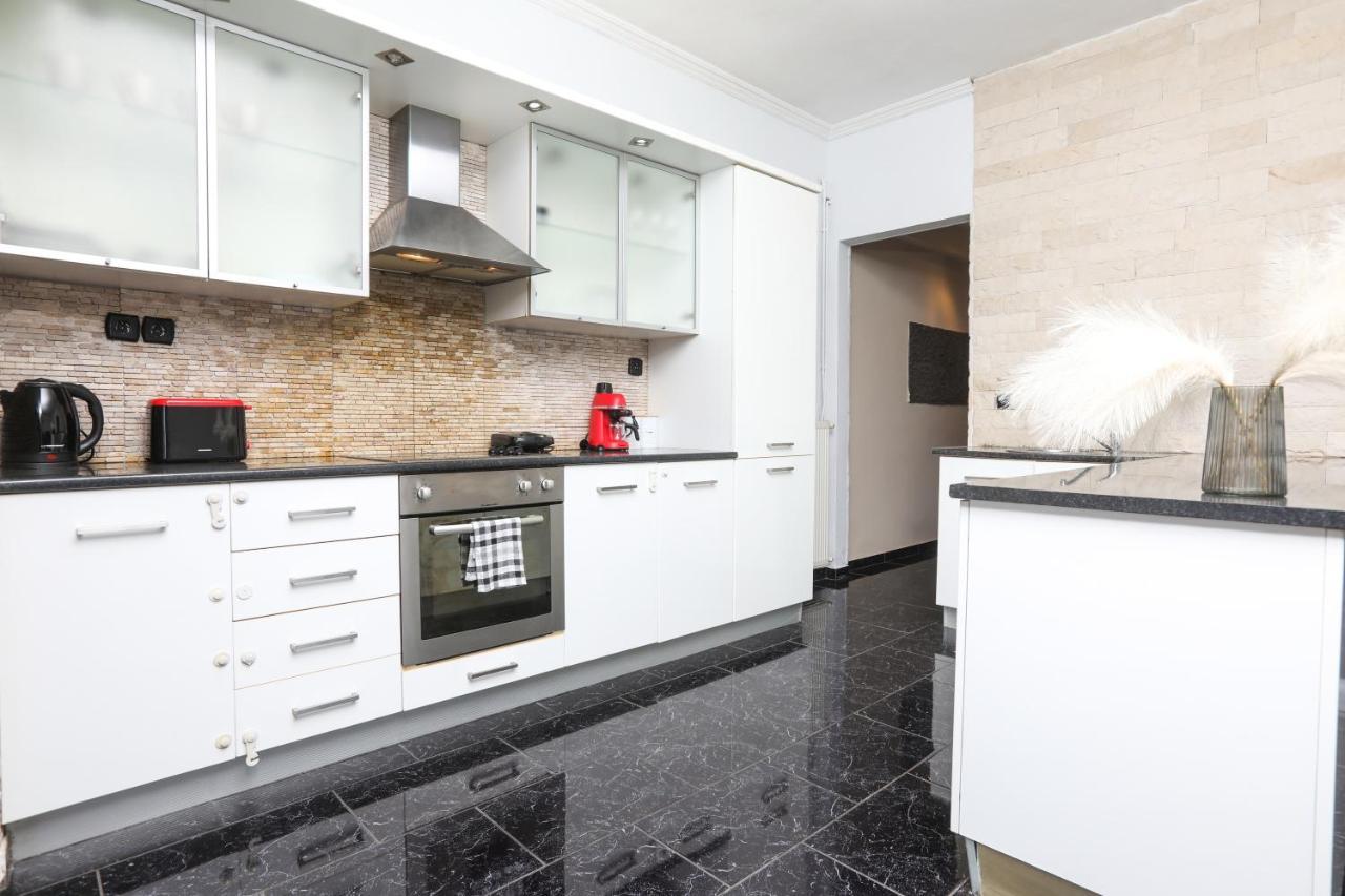Luxury Apartments Christos Гоувия Экстерьер фото