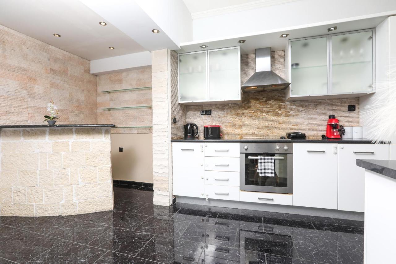 Luxury Apartments Christos Гоувия Экстерьер фото