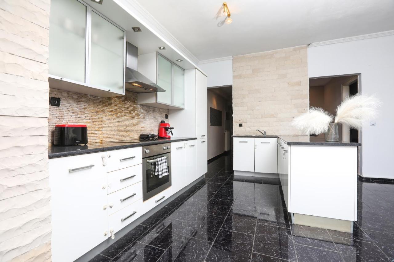 Luxury Apartments Christos Гоувия Экстерьер фото